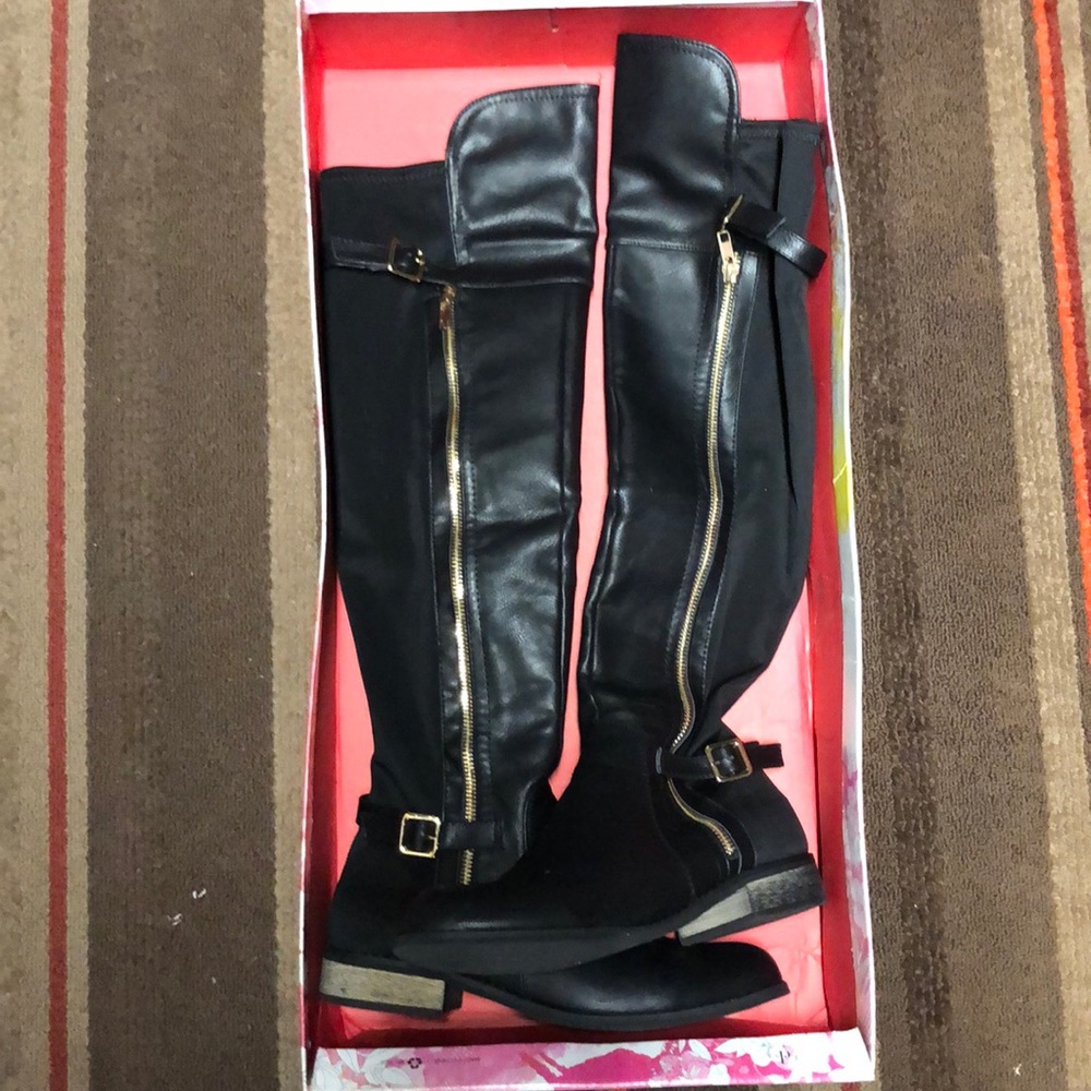 Chinese Lundry size 8 boots